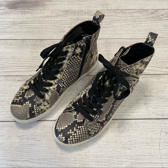 Matisse Entice Snakeskin Leather Sneaker - Picture 2 of 8